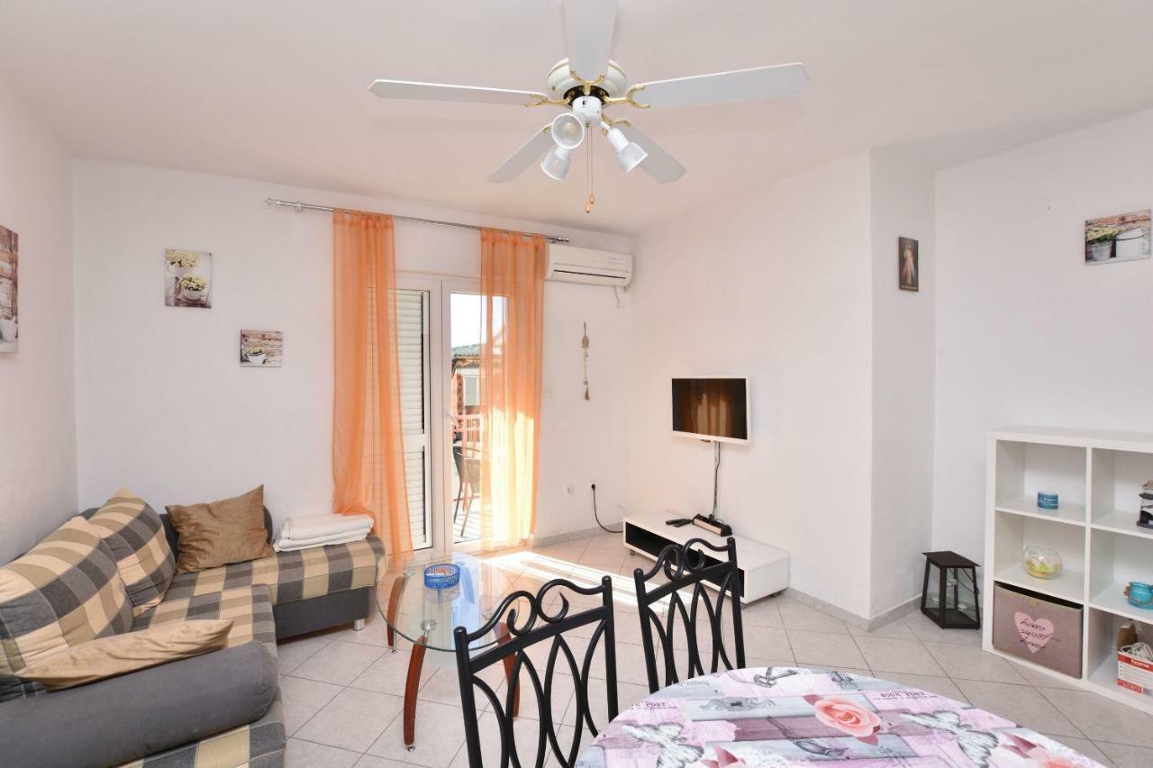 Apartments And Room Kiko Primosten Luaran gambar